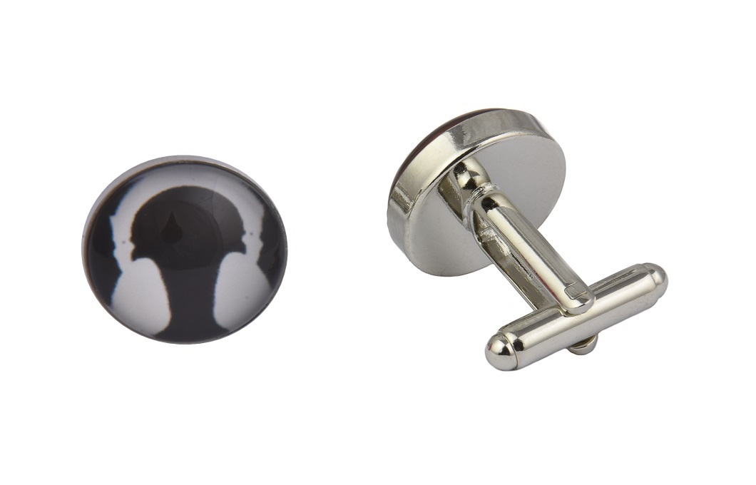 CGHC0211-Head-phones-black-and-white.jpg Headphones Cufflinks - Image 1